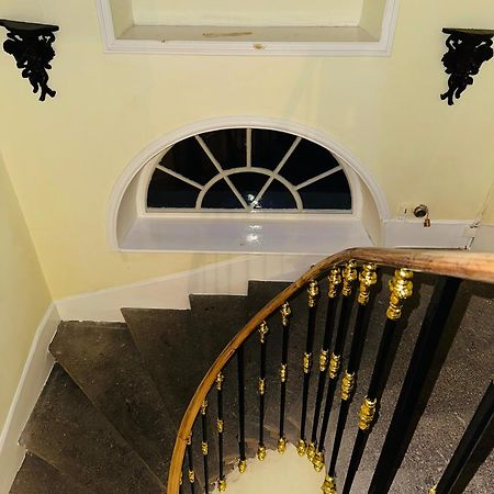 Le Chateau Giat Luaran gambar