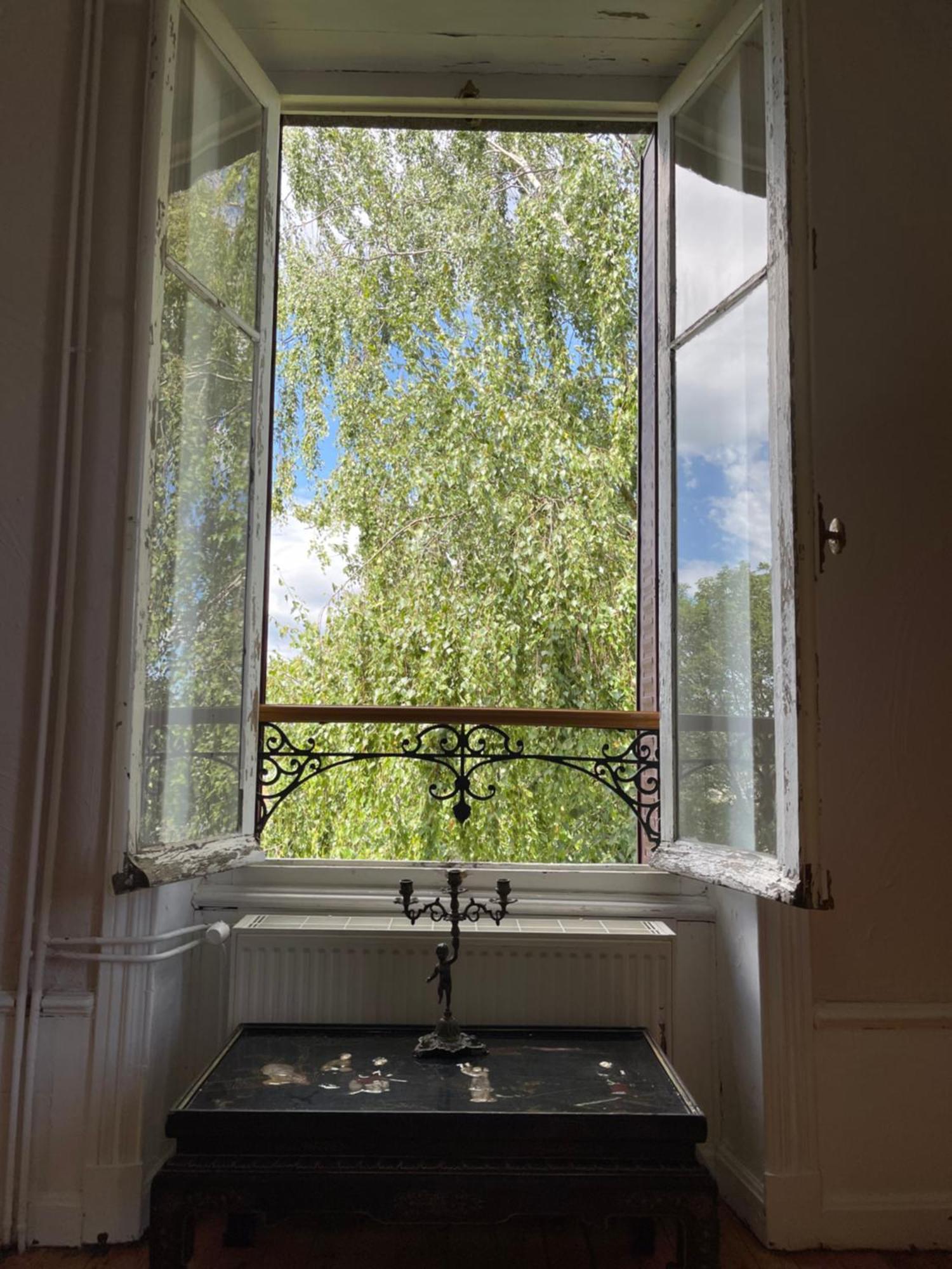 Le Chateau Giat Luaran gambar